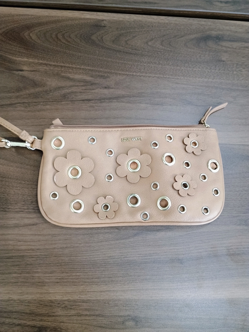 Nine West Floral Studded Wristlet in Mauve Like New